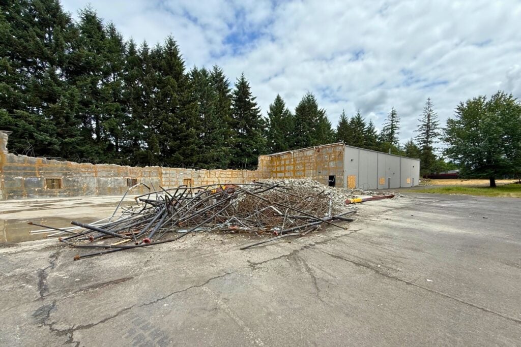 Demolition of vacant building at future shelter property