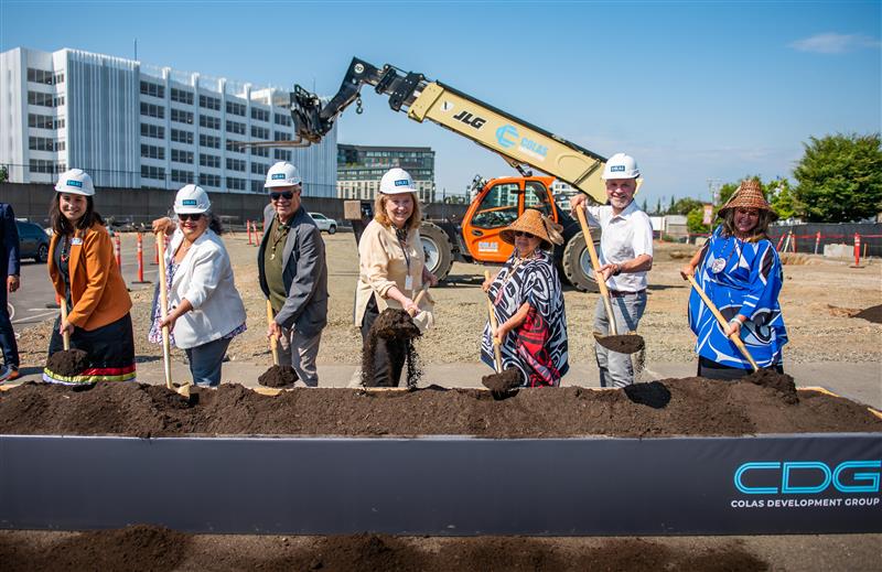 Partners breaking ground. Vancouver City Councilor Kim Harless (Ópata), Vancouver City Councilor Diana Perez, Bill Iyall, Chairman Cowlitz Indian Tribe, Vancouver Mayor Anne McEnerny-Ogle, Cowlitz Indian Tribe, Tribal Council Member, Patty Kinswa-Gaiser, and Suzanne Donaldson, Cowlitz Tribe.