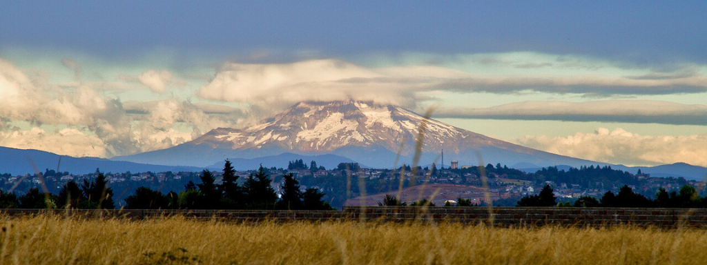 View of active volcano Mt St Helens from Vancouver.